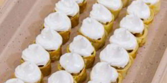 Рецепт блинчиков с яблоками под безе