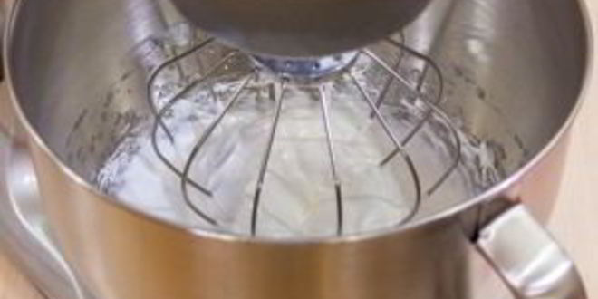 Рецепт блинчиков с яблоками под безе