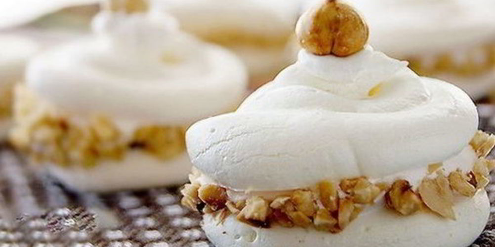 Как приготовить двойное безе с кремом и фундуком