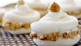 Рецепт Двойного безе с кремом и фундуком