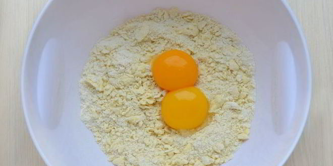 Рецепт галеты с безе и ягодами