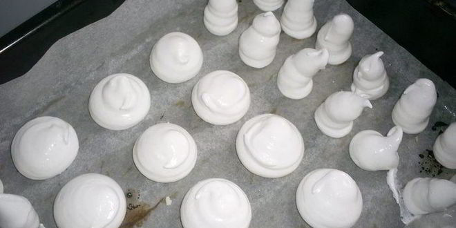 Рецепт грибков из безе