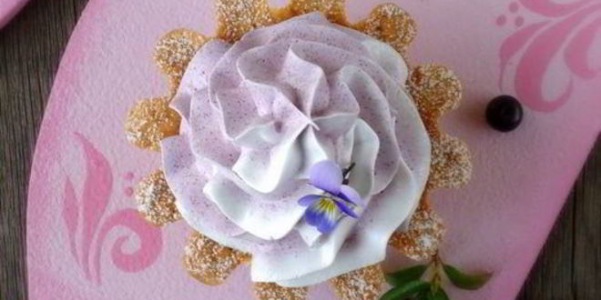 Рецепт корзиночек с черничным кердом и безе