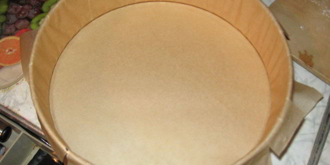 Рецепт шоколадного бисквита с безе, крем с ноткой мокко