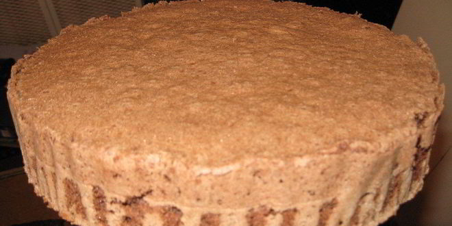 Рецепт шоколадного бисквита с безе, крем с ноткой мокко