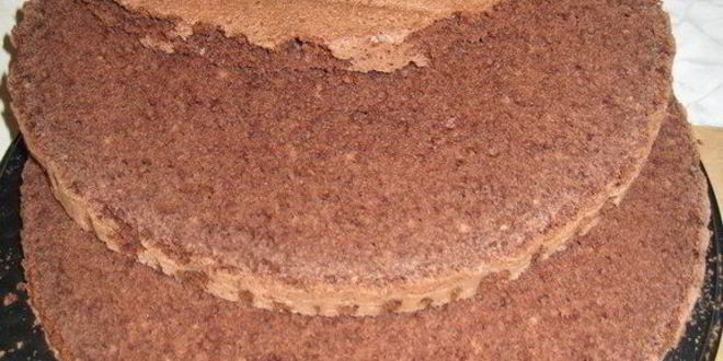 Рецепт шоколадного бисквита с безе, крем с ноткой мокко