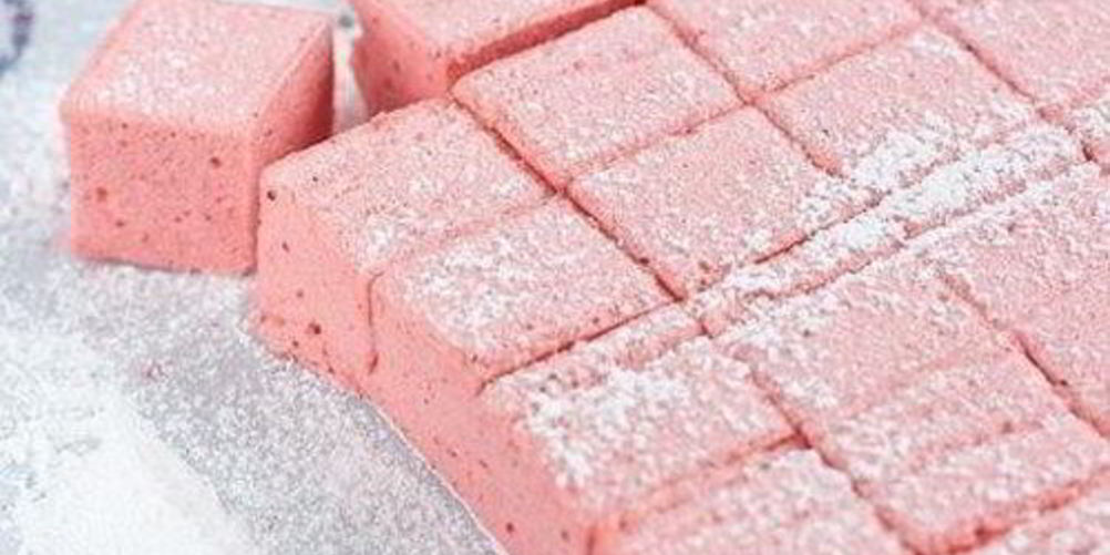 Как приготовить домашние конфеты клубничные облака