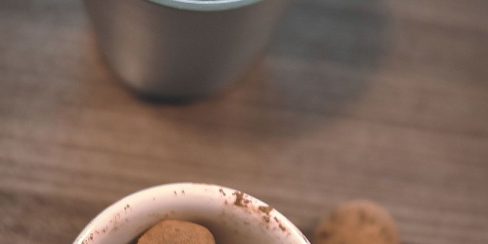 Как приготовить кокосовые конфеты с финиками