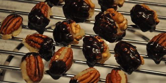 Рецепт конфеток с миндально-винной начинкой и кленовым сиропом