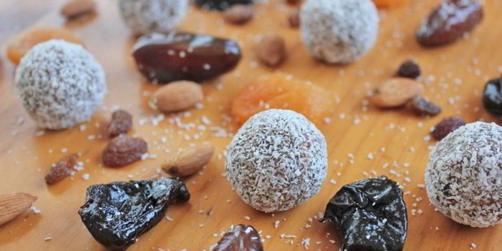 Как приготовить полезные конфеты из орехов и сухофруктов