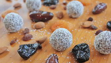 Рецепт Полезных конфет из орехов и сухофруктов