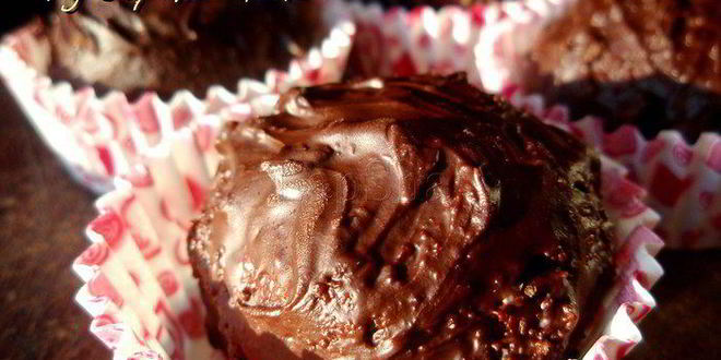 Рецепт вишневых бисквитных конфет в шоколаде