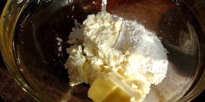 Рецепт вишневых бисквитных конфет в шоколаде