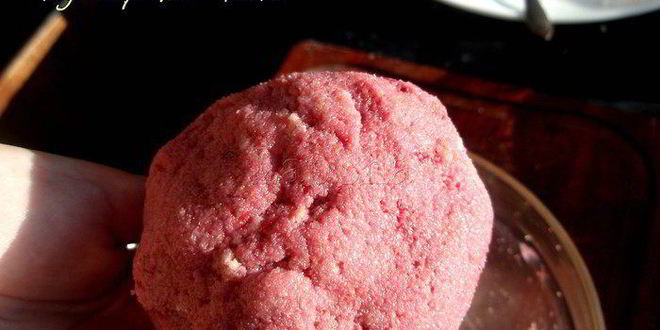 Рецепт вишневых бисквитных конфет в шоколаде