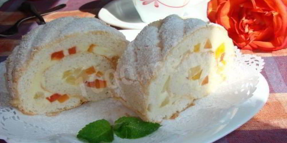 Как приготовить бисквитный рулет на белках с заварным кремом и экзотическими фруктами