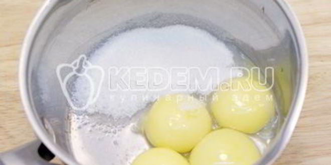 Рецепт бисквитного рулета с кремом новогодний салют