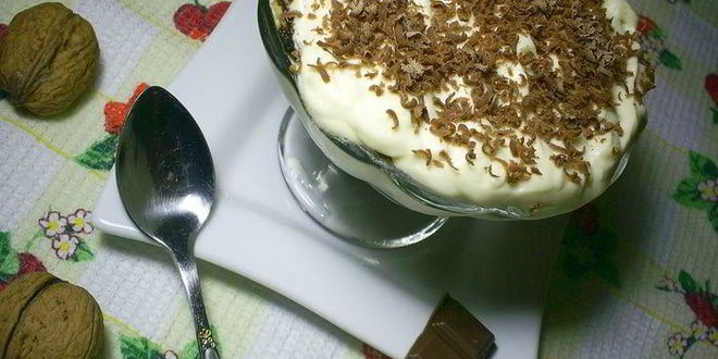 Рецепт чернослива с орехами под сметанным кремом