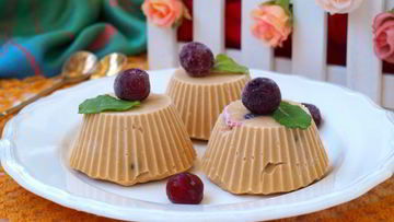 Рецепт Крем-брюле из творога с вареной сгущенкой и вишней