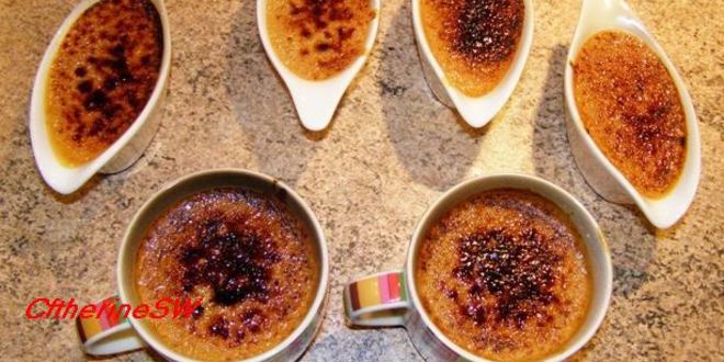 Рецепт крем-брюле с малиново-клубничным соусом