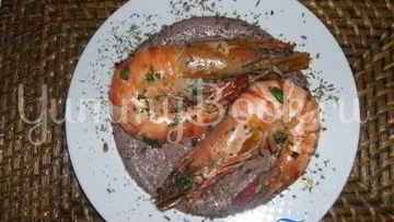 Рецепт Креветок королевских под кремом из фасоли и оливок