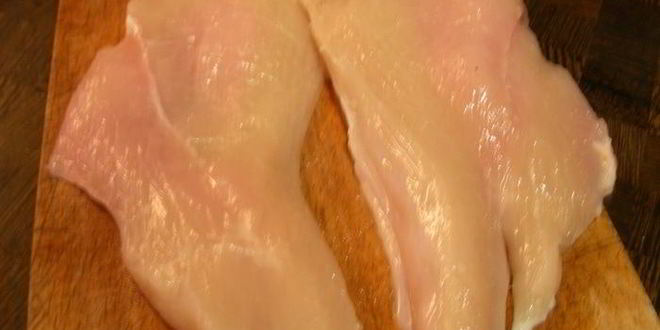 Рецепт куриных грудок, фаршированных крем-чизом филадельфия, фетой и ароматными травами