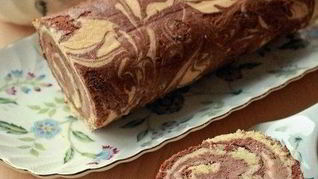 Рецепт Мраморного рулета с бананово-шоколадным кремом