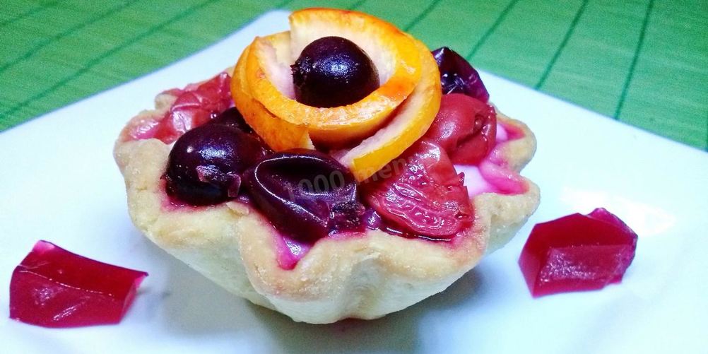 Как приготовить песочные корзинки с кремом и ягодами