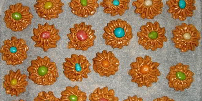 Рецепт шоколадного курабьего с нежным кремом и морскими камешками