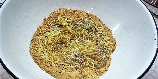 Рецепт сырных крекеров с отрубями и свекольным кремом