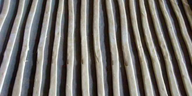 Рецепт торта-полена из слоеного теста с шоколадным кремом