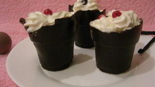 Рецепт Ванильного крема в шоколадных стаканчиках