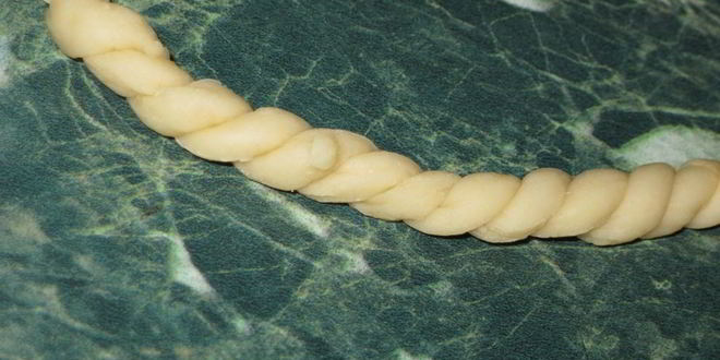 Рецепт корзинки с сахарными булочками и мармеладом