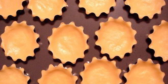 Рецепт корзиночек с взбитыми сливками и мармеладом