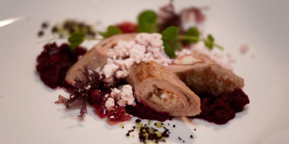 Как приготовить рулет из краба и телятины с вишневым мармеладом