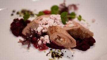 Рецепт Рулета из краба и телятины с вишневым мармеладом