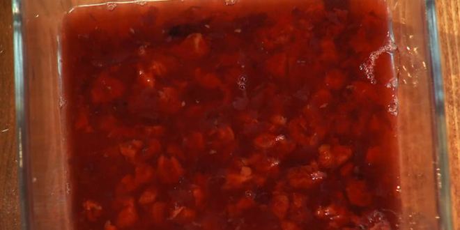 Рецепт рулета из краба и телятины с вишневым мармеладом