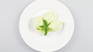 Рецепт Йогуртового мороженого с авокадо и огурцом