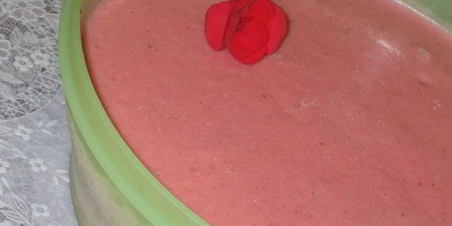 Рецепт клубничного мороженого на сгущенном молоке