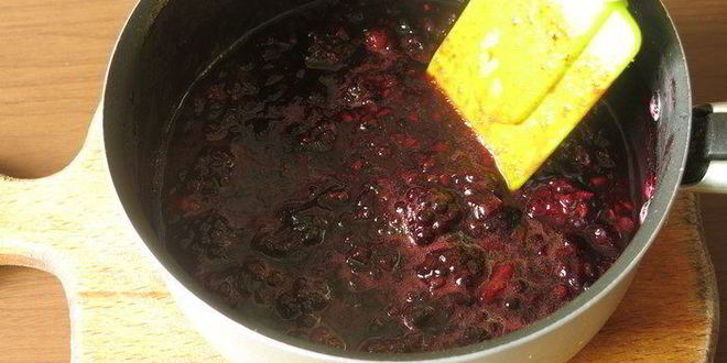 Рецепт кокосового мороженого с ежевикой