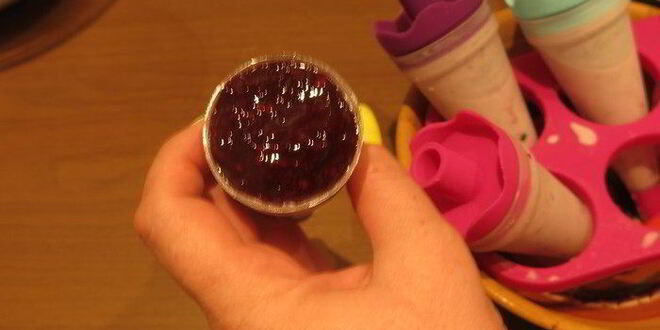 Рецепт кокосового мороженого с ежевикой