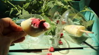 Рецепт Молочного мороженого с малиновым конфи