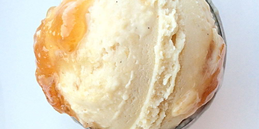 Как приготовить мороженое с кешью-пастой, ванилью и яблочным вареньем