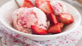 Рецепт Мороженого с клубникой