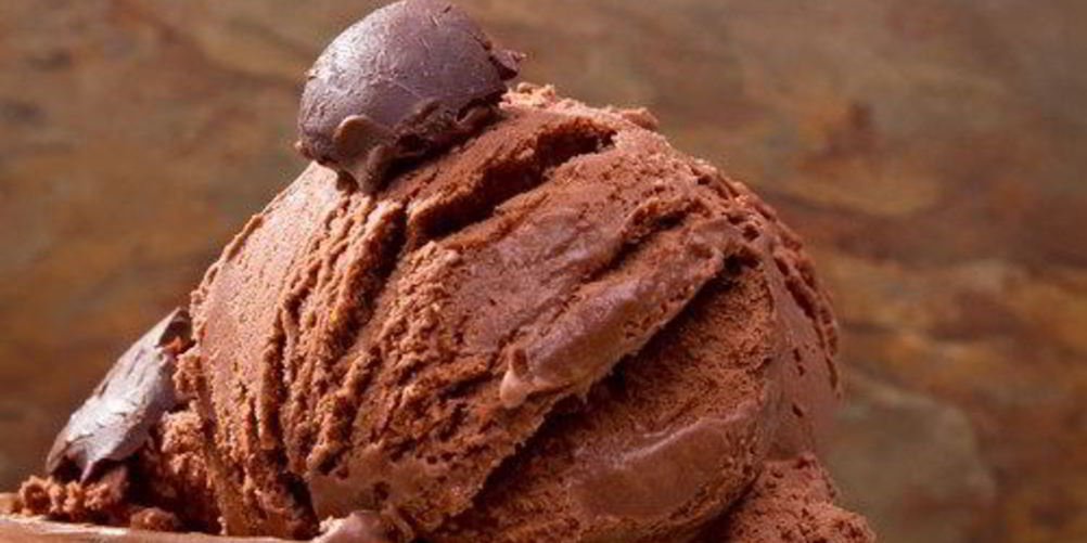 Как приготовить очень шоколадное мороженое