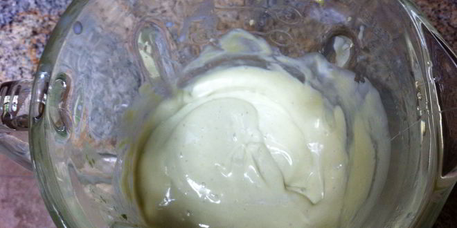 Рецепт шоколадного мороженого с авокадо