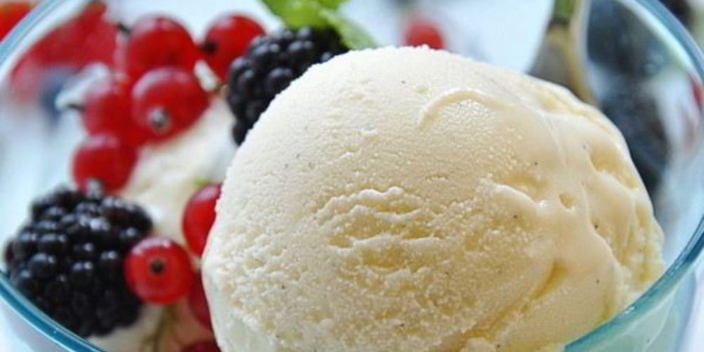 Как приготовить сливочное мороженое по-домашнему