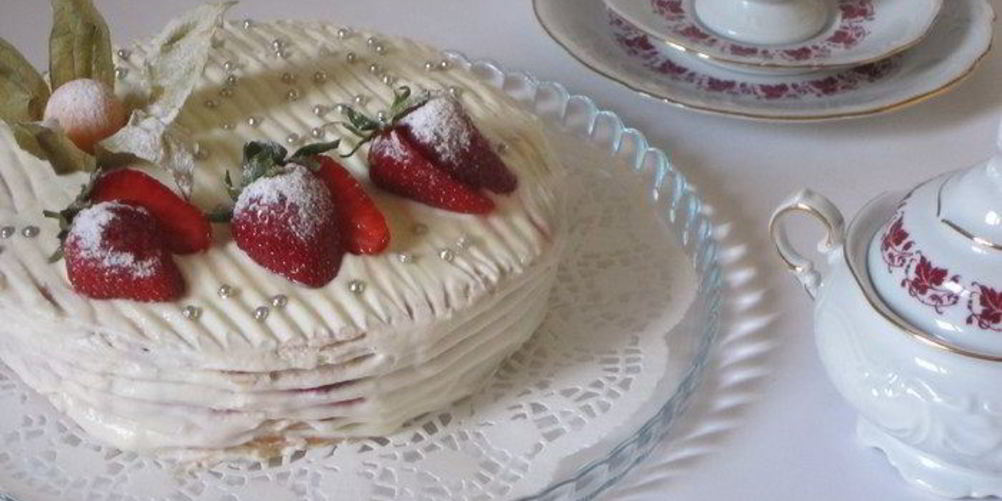 Как приготовить торт-мороженое с безе