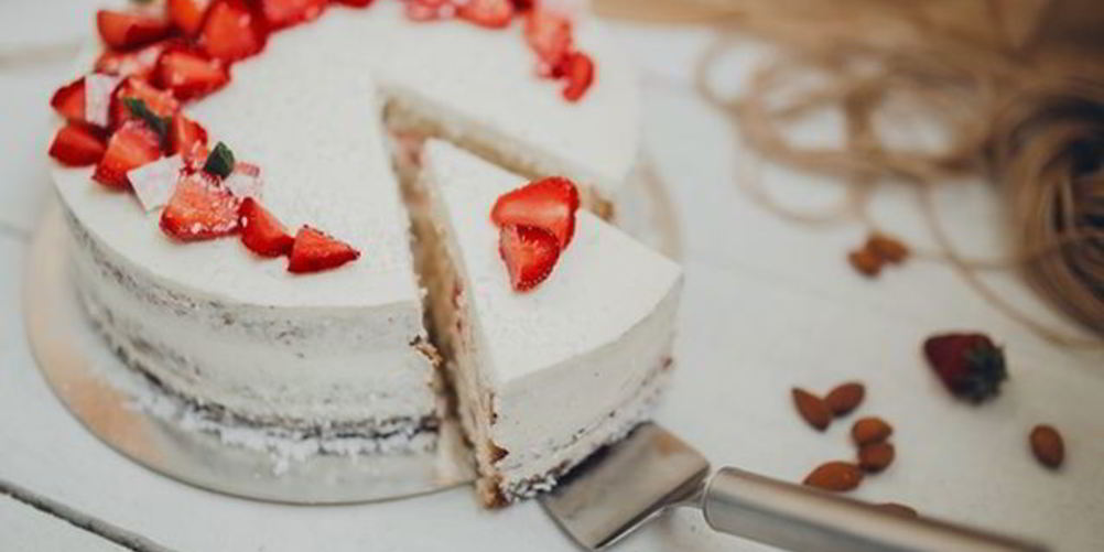 Как приготовить бисквит с клубничным муссом