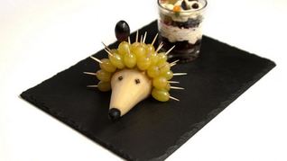 Рецепт Фруктового ежика и воздушный ягодный мусс