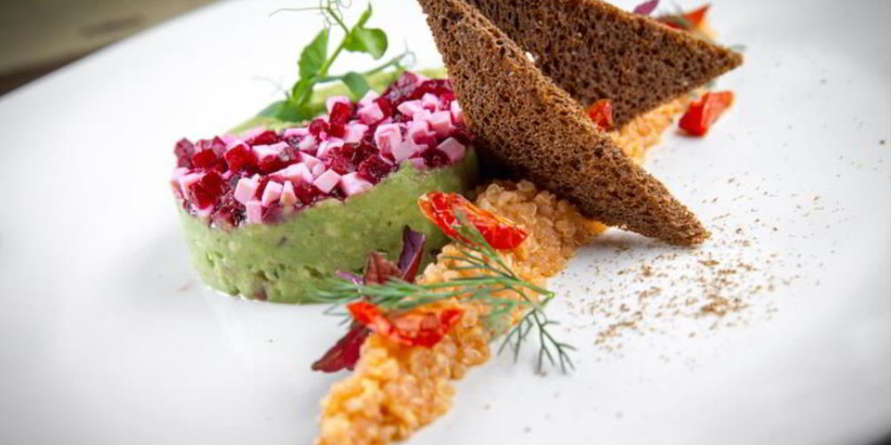 Как приготовить мусс из авокадо с киноа и свеклой